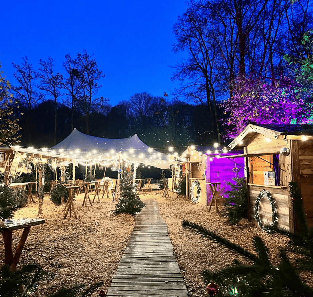 Schlittschuhlaufen München: Weihnachtsmarkt am Rraterstrand