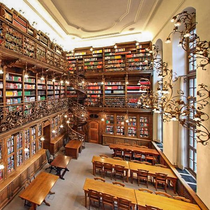 Büchereien und Bibliotheken München: Juristische Bibliothek