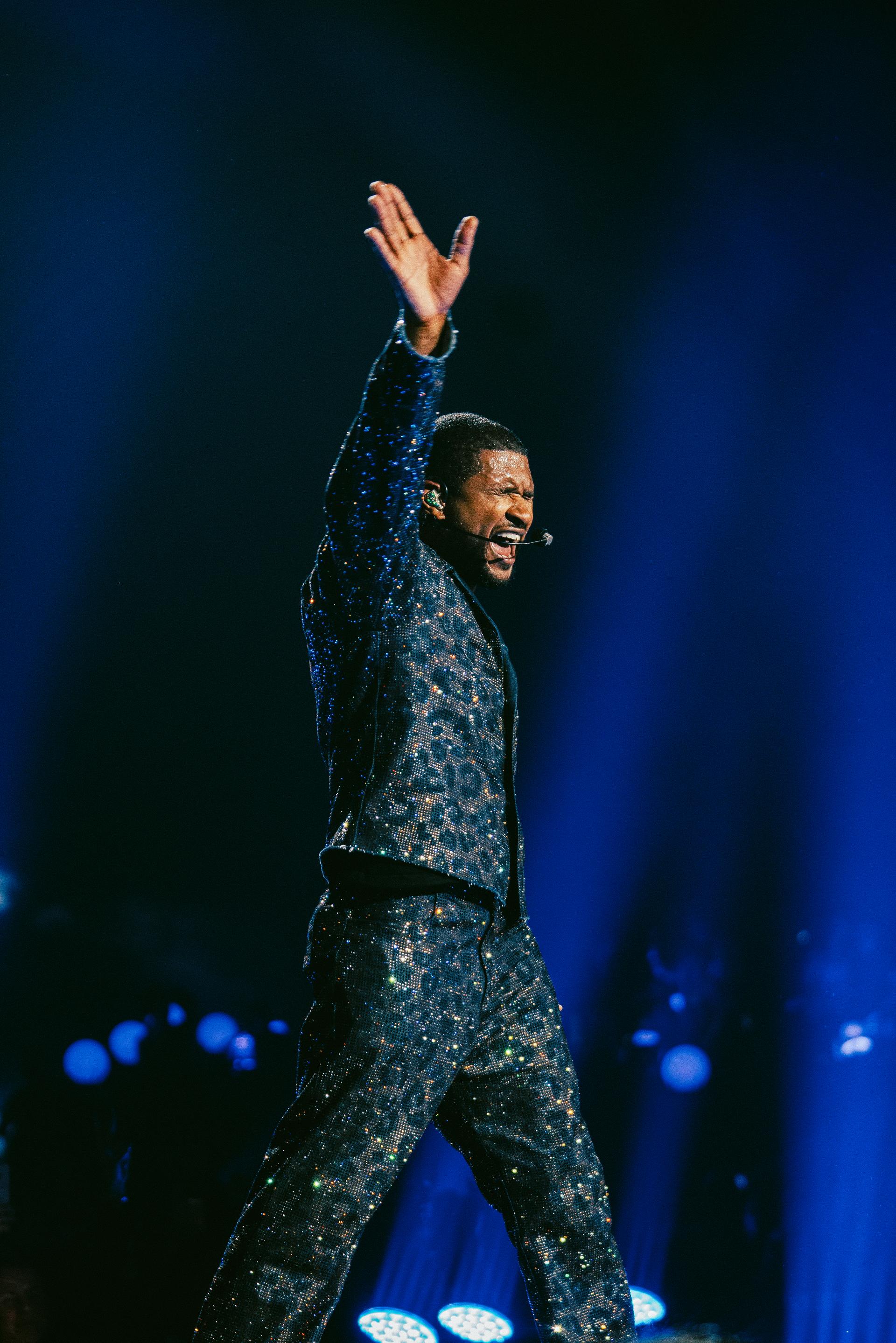 Bilder aus Usher: Rendezvous in Paris