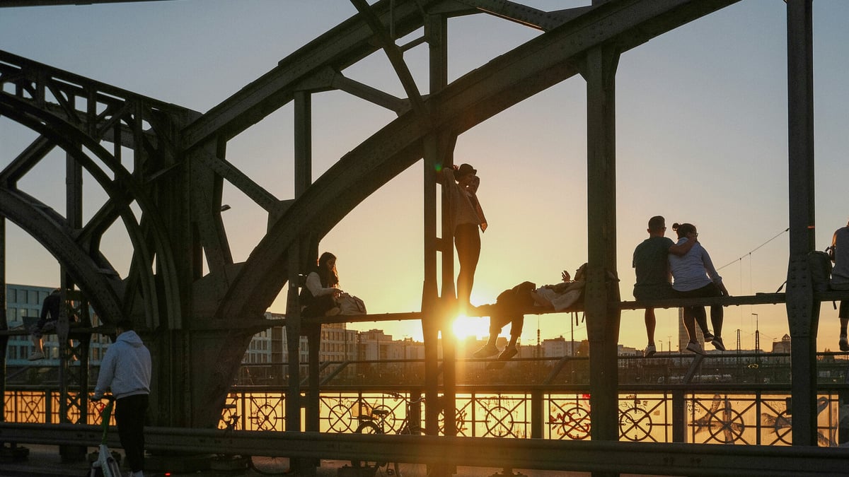 Sonnenuntergang anschauen auf der Hackerbrücke