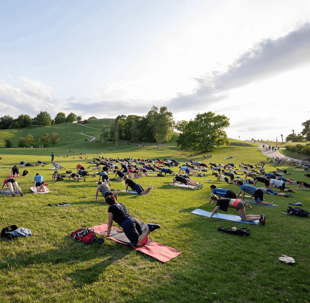 Freizeitsport München / Fit im Park / Hallensport München: Lederhosentraining