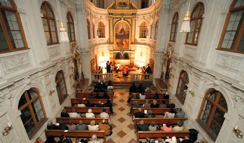 Weihnachtskonzert im Max-Joseph-Saal bei Kerzenschein