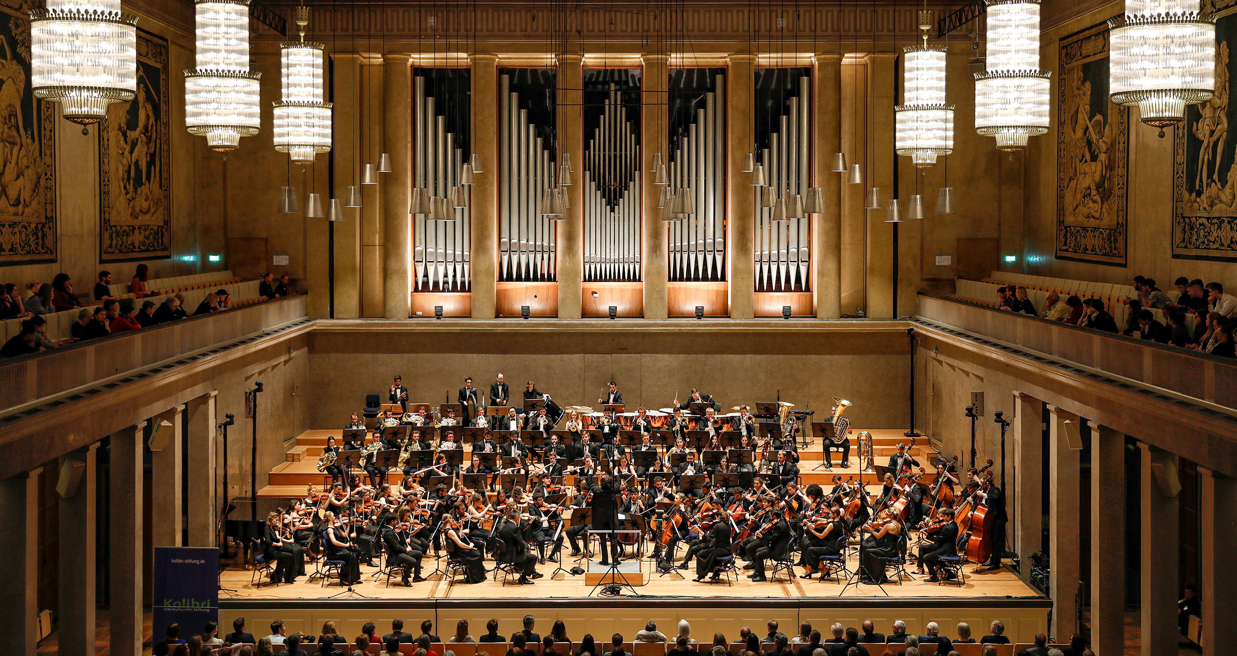 Fuad Ibrahimov dirigiert Gustav Mahler Symphonie Nr. 2