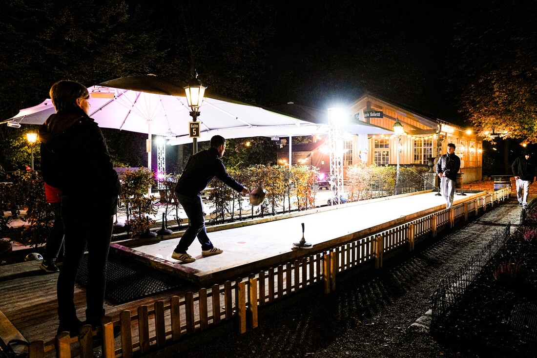 Winterzauber mit Eisstockschießen am Bamberger Haus