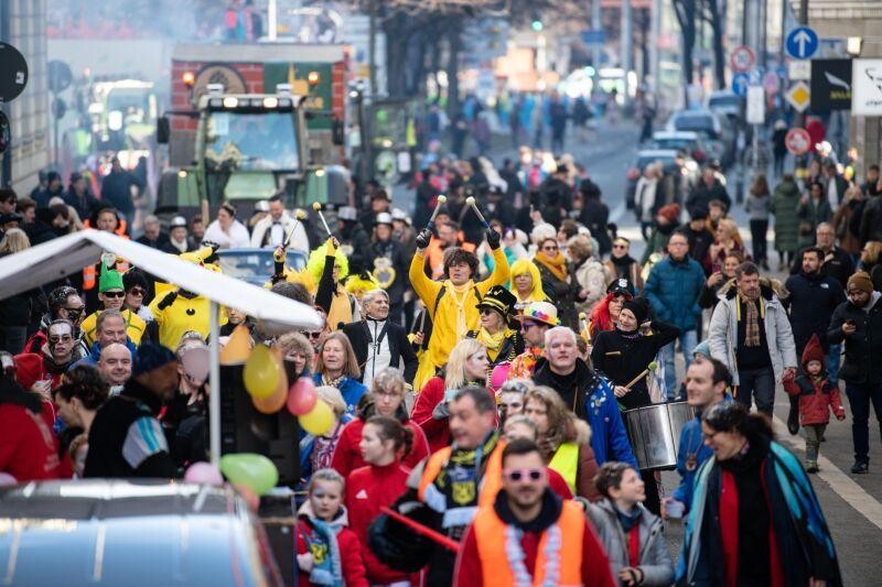 Der 18. Faschingsumzug der Damischen Ritter