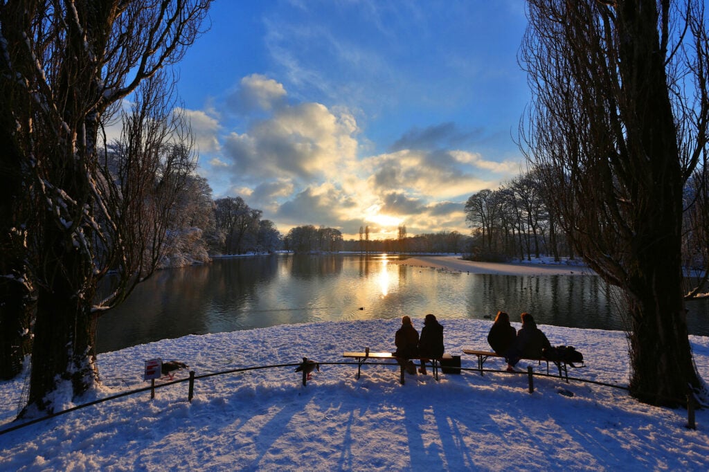 Winterlicher Sonnenuntergang im Englischen Garten