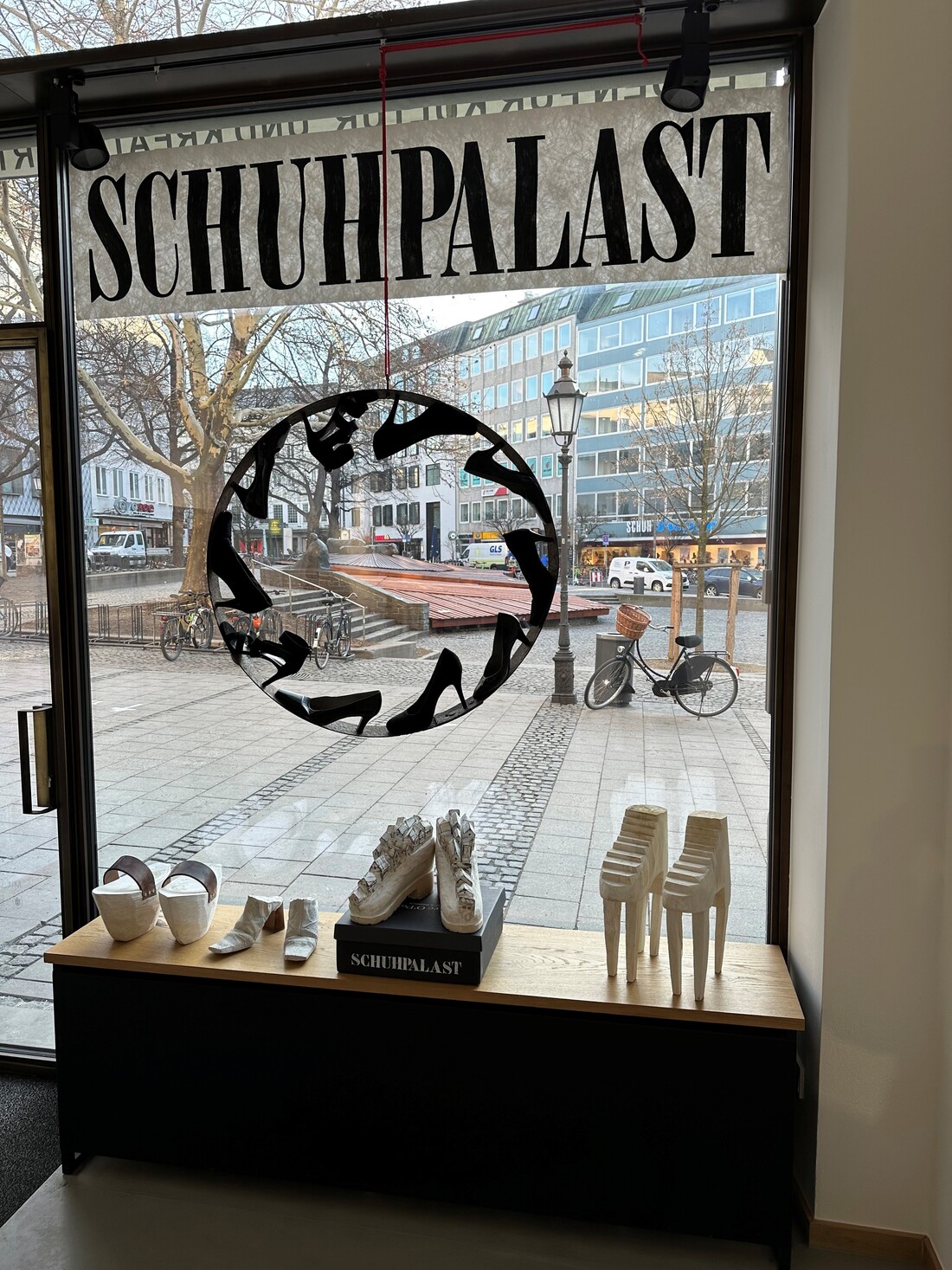 Schuhpalast – Ein Kunst-Projekt von Panschar/Glaser