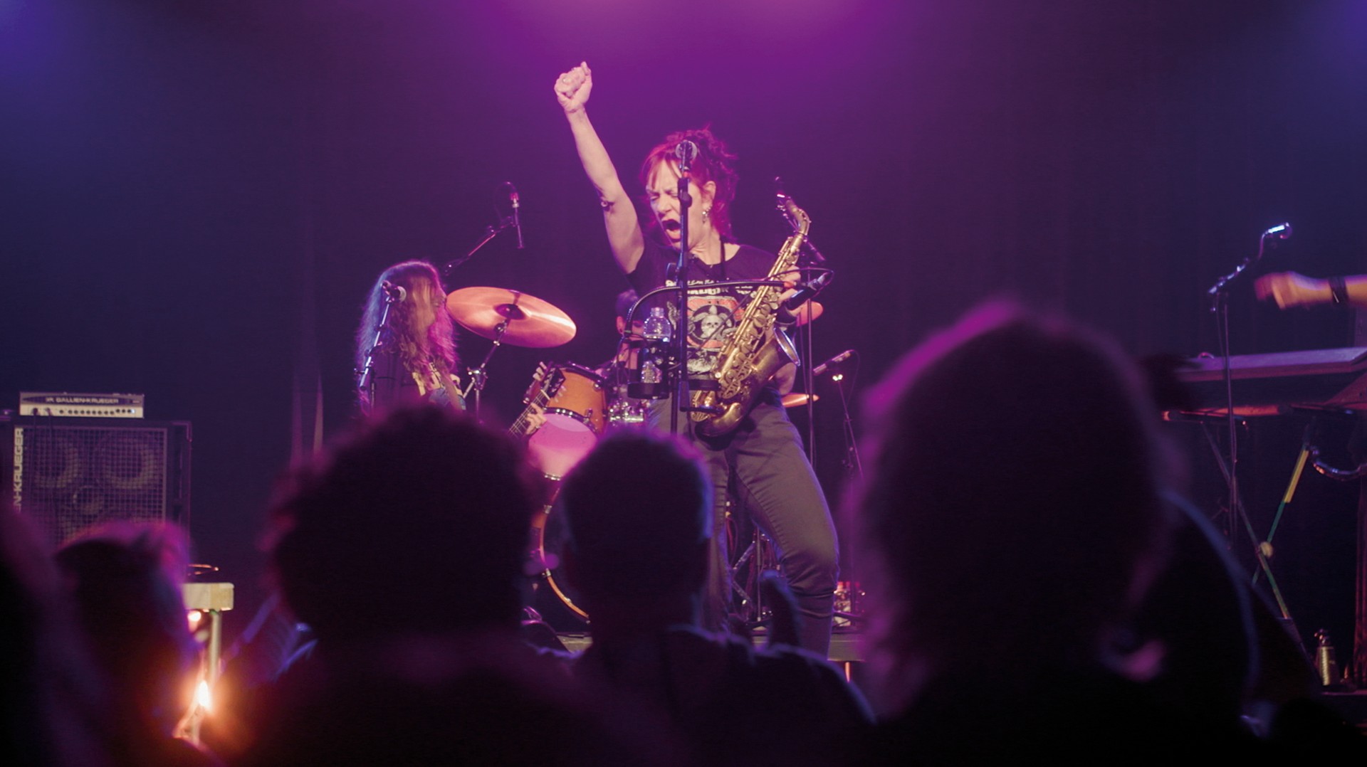 0dcfe08-p-305966-print9.jpg - IN München - Das Stadtmagazin Bilder aus Einfach machen! - She Punks von 1977 bis heute