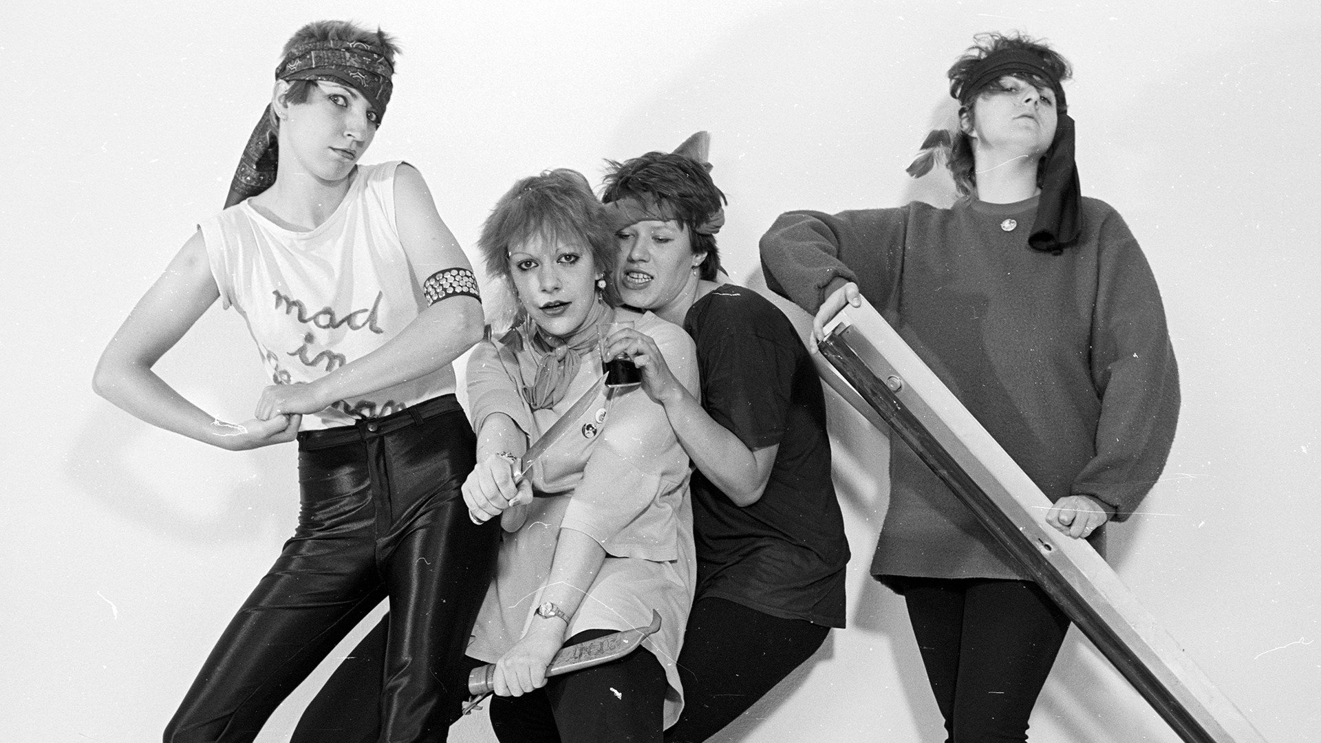 ea87f3f-p-305966-print1.jpg - IN München - Das Stadtmagazin Bilder aus Einfach machen! - She Punks von 1977 bis heute