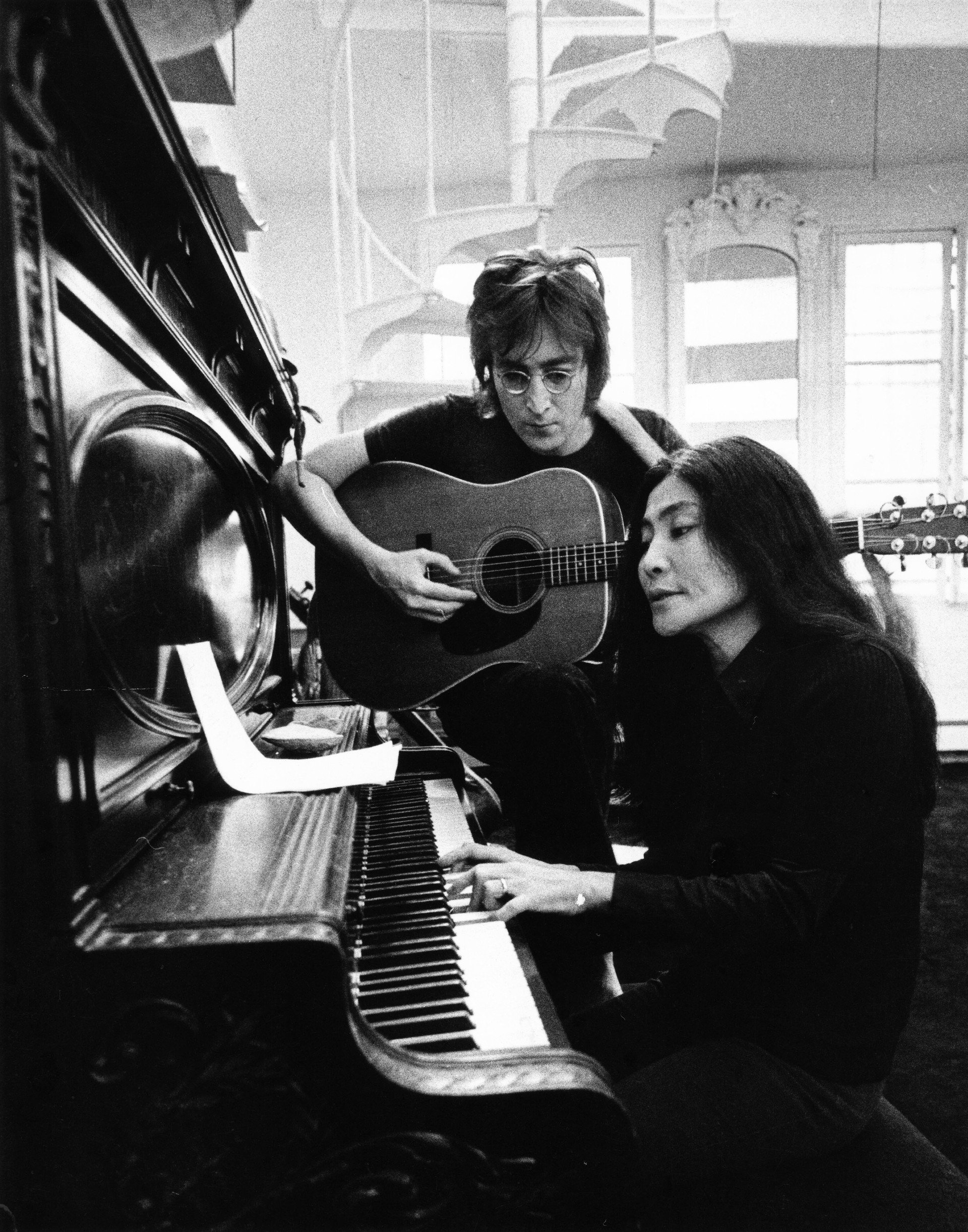 7952f18-p-306858-print1.jpg - IN München - Das Stadtmagazin Bilder aus One to One: John & Yoko