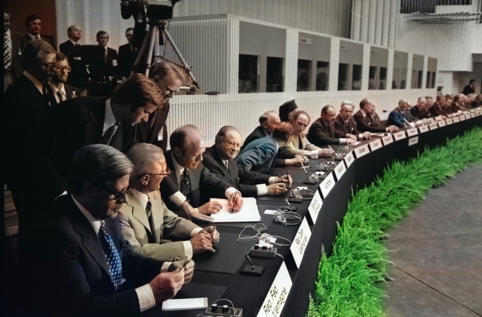 e015a83-p-306852-print4.jpg - IN München - Das Stadtmagazin Bilder aus Der Helsinki Effekt