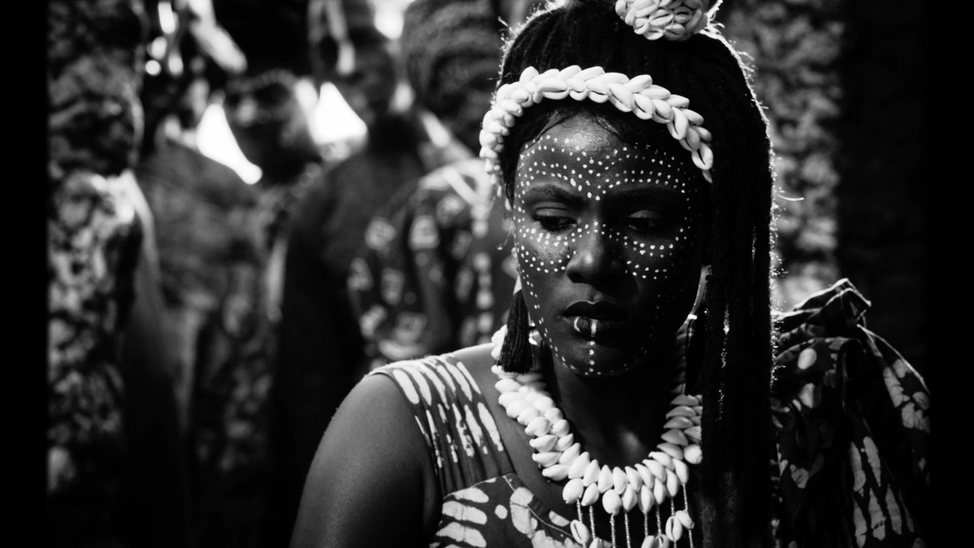 1926242-p-293186-print8.jpg - IN München - Das Stadtmagazin Bilder aus Mami Wata