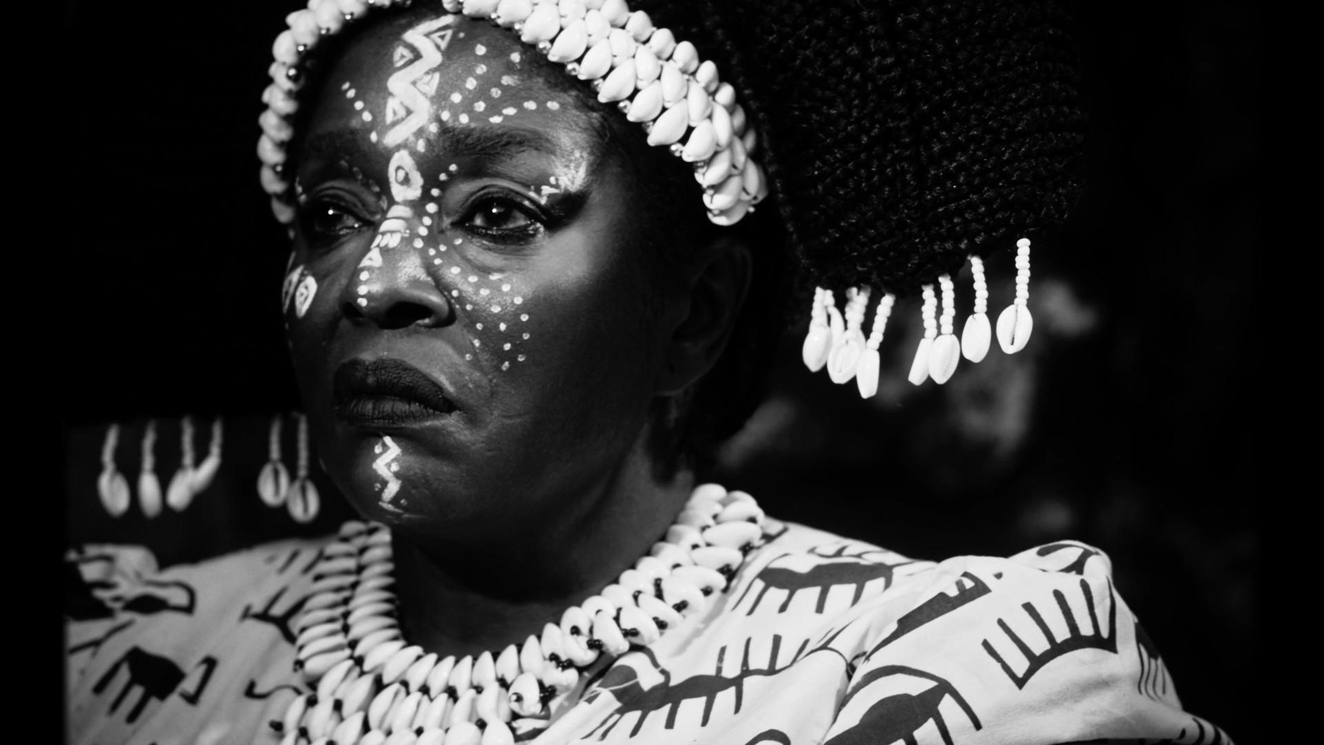 37804d7-p-293186-print7.jpg - IN München - Das Stadtmagazin Bilder aus Mami Wata