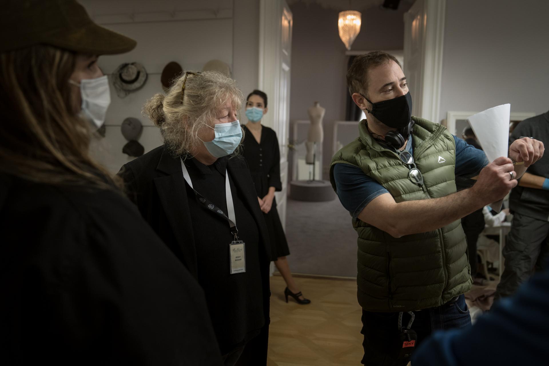 Bilder aus Mrs. Harris und ein Kleid von Dior
