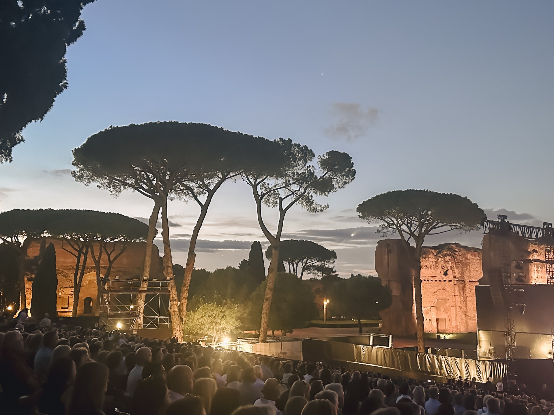 8971221-p-308648-print2.jpg - IN München - Das Stadtmagazin Bilder aus Andrea Bocelli: Because I Believe
