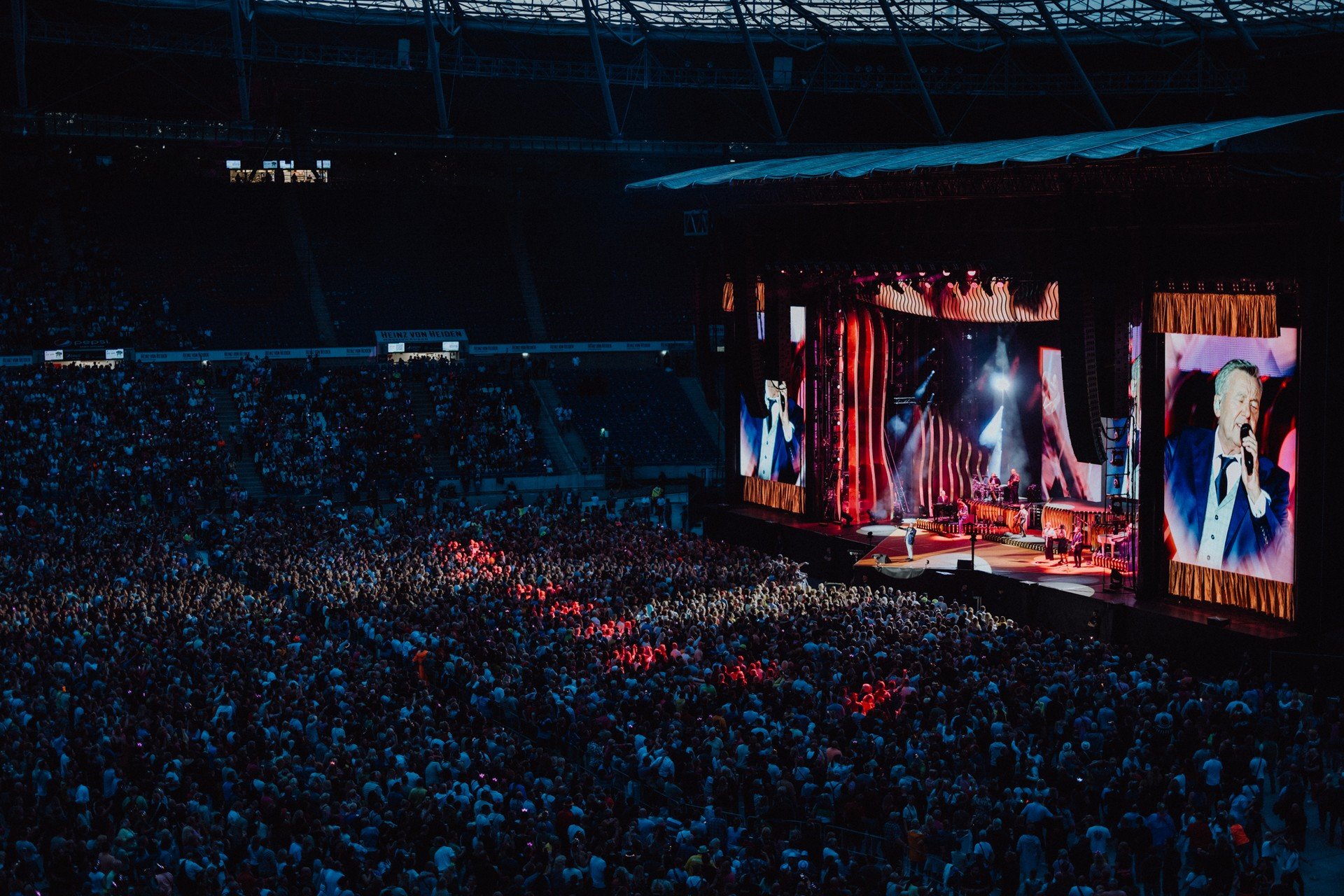 4b9ffa1-p-308817-print2.jpg - IN München - Das Stadtmagazin Bilder aus 50 Jahre Roland Kaiser - Ein Leben für die Musik