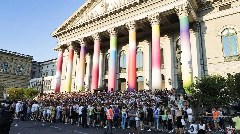 CSD 2023 vor der Oper